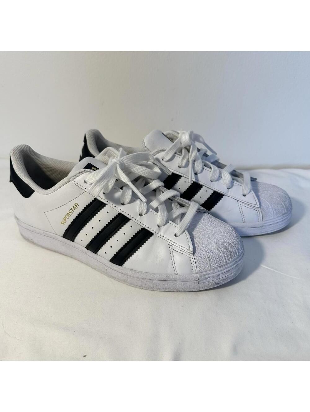Adidas Men’s Superstar White Shell Toe Size 6, Women’s 7.5 Gold